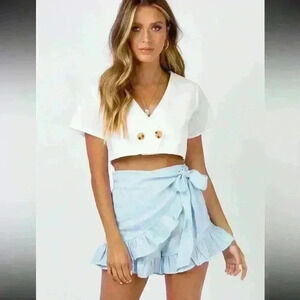 Princess Polly blue linen skort. Size 4. Brand new with tags. (NWT)